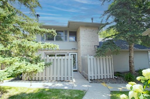 18708 Clear View Court, Minnetonka, MN 55345