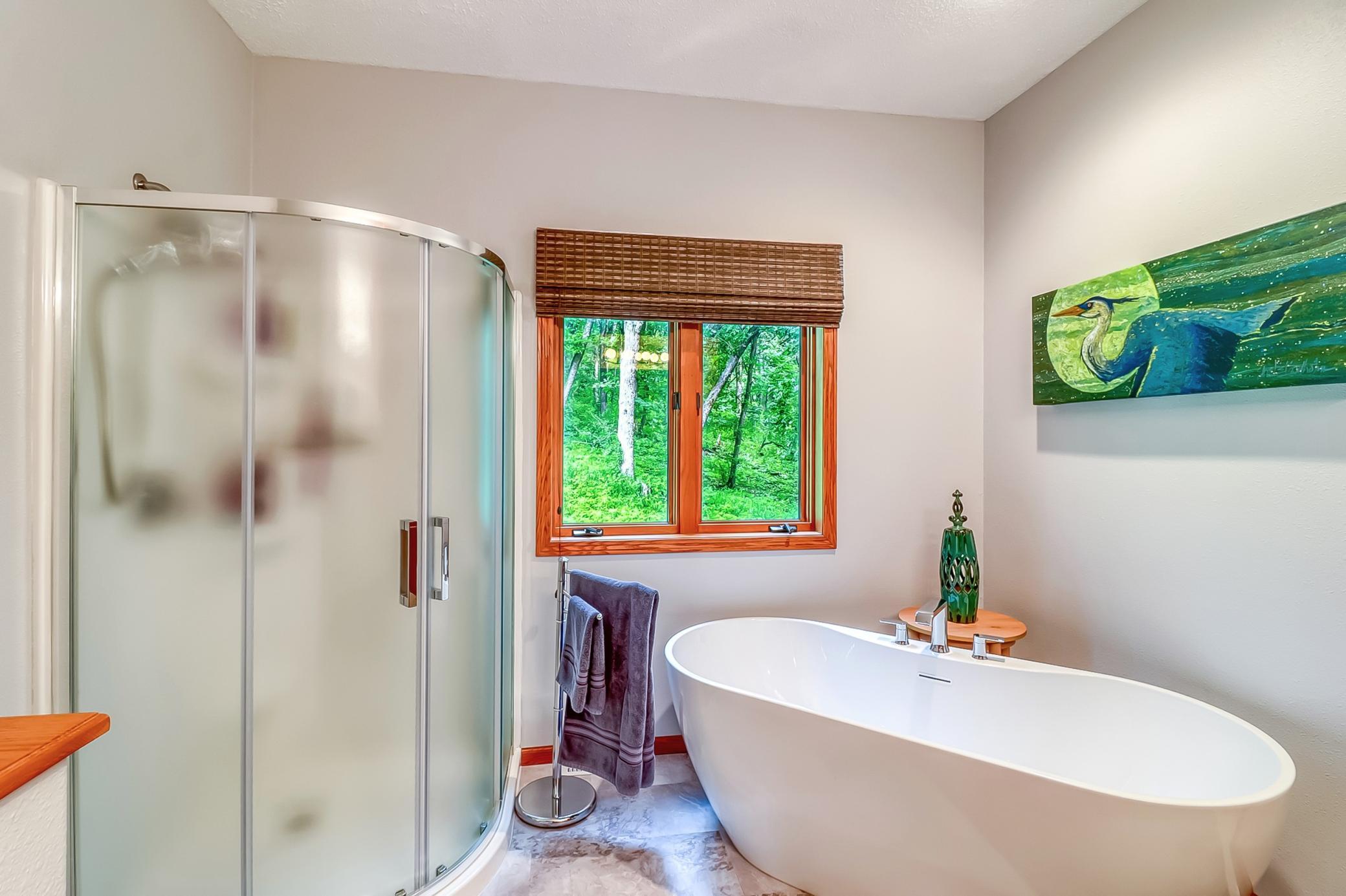 Primary Bathroom1_4.jpg