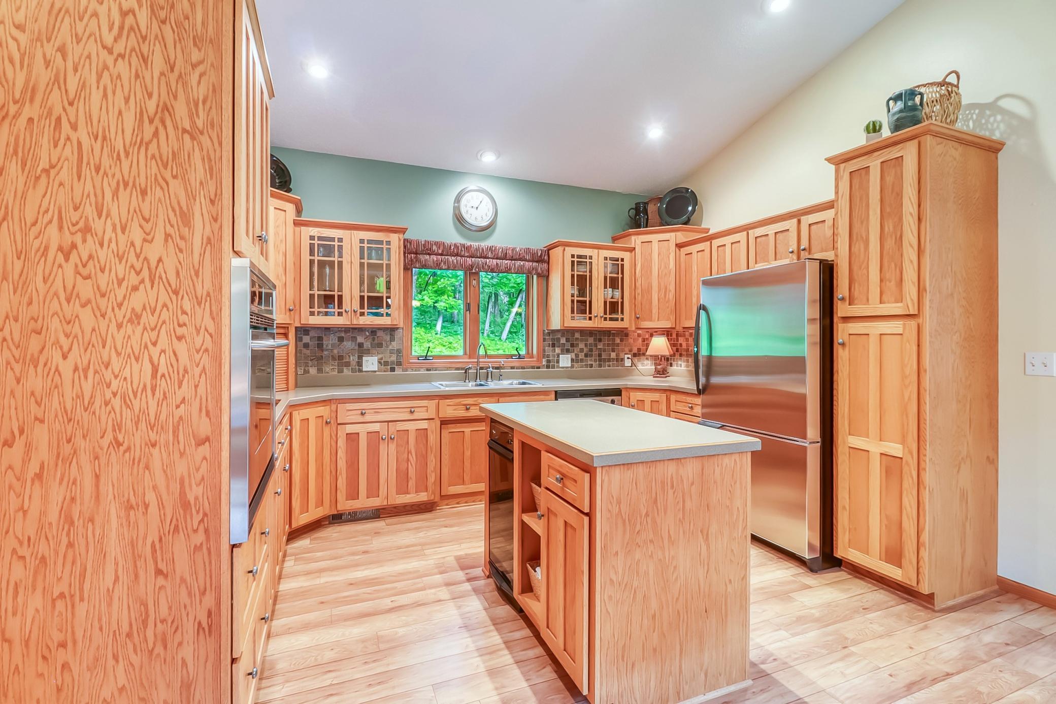 Kitchen1_0.jpg