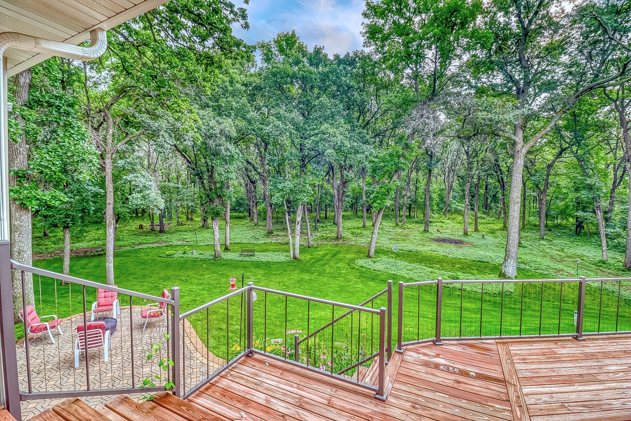Exterior_deck1_0.jpg