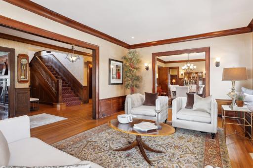 1027 Summit Avenue, Saint Paul, MN 55105