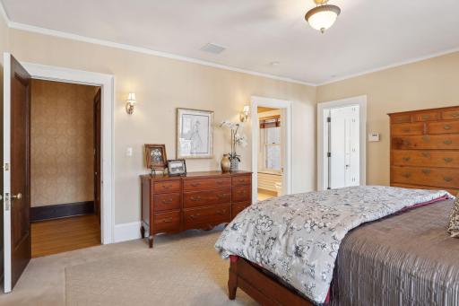 1027 Summit Avenue, Saint Paul, MN 55105