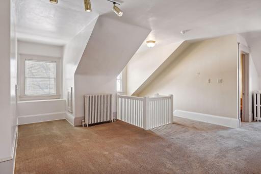 1027 Summit Avenue, Saint Paul, MN 55105