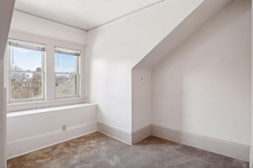 1027 Summit Avenue, Saint Paul, MN 55105