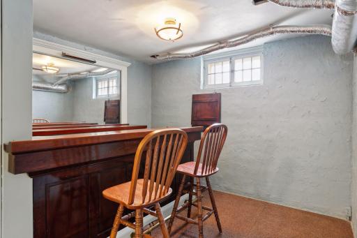 1027 Summit Avenue, Saint Paul, MN 55105