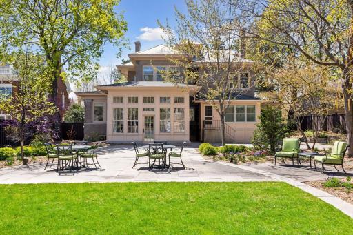 1027 Summit Avenue, Saint Paul, MN 55105