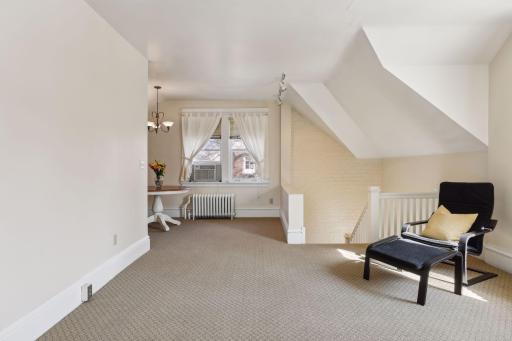 1027 Summit Avenue, Saint Paul, MN 55105