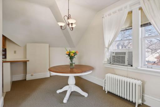 1027 Summit Avenue, Saint Paul, MN 55105