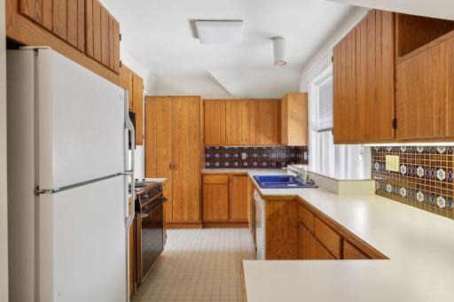 1027 Summit Avenue, Saint Paul, MN 55105