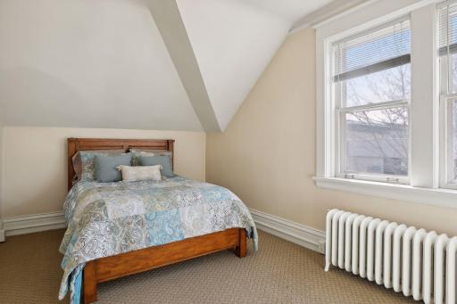 1027 Summit Avenue, Saint Paul, MN 55105