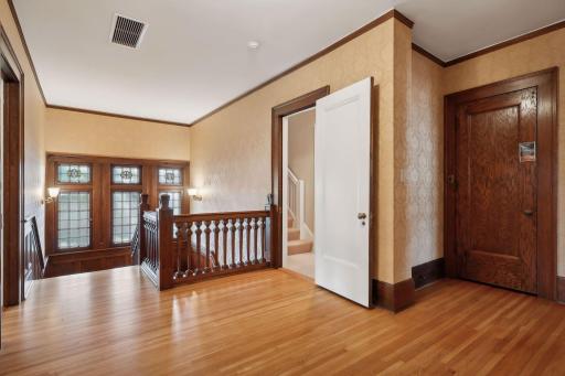 1027 Summit Avenue, Saint Paul, MN 55105