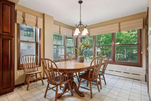 1027 Summit Avenue, Saint Paul, MN 55105