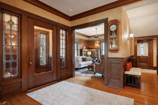 1027 Summit Avenue, Saint Paul, MN 55105