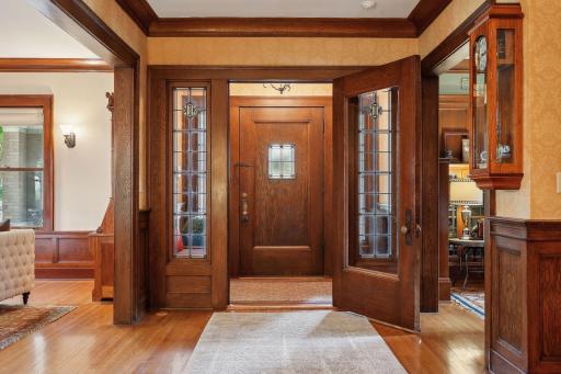 1027 Summit Avenue, Saint Paul, MN 55105