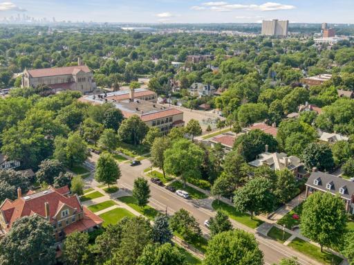 1027 Summit Avenue, Saint Paul, MN 55105
