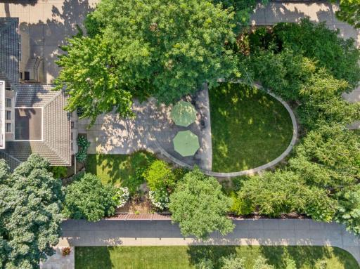 1027 Summit Avenue, Saint Paul, MN 55105