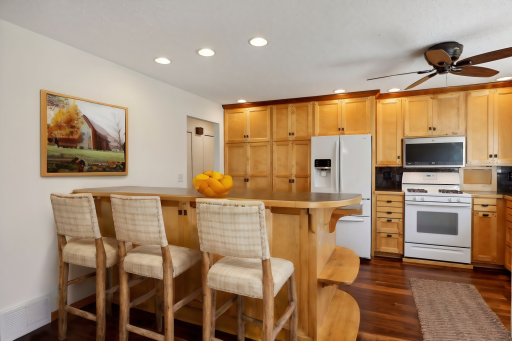 16181 Creekwood Circle, Prior Lake, MN 55372