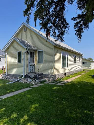 Photo for 1006 Knight Avenue N, Thief River Falls, MN 56701 - listing #6568121 1006 Knight Avenue N, Thief River Falls, MN 56701