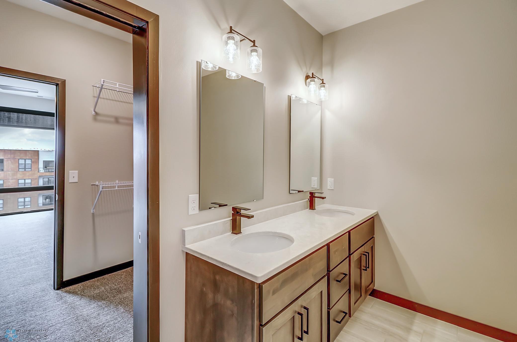 Bathroom1_2.jpg
