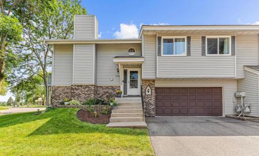 1036 Aston Circle, Burnsville, MN 55337