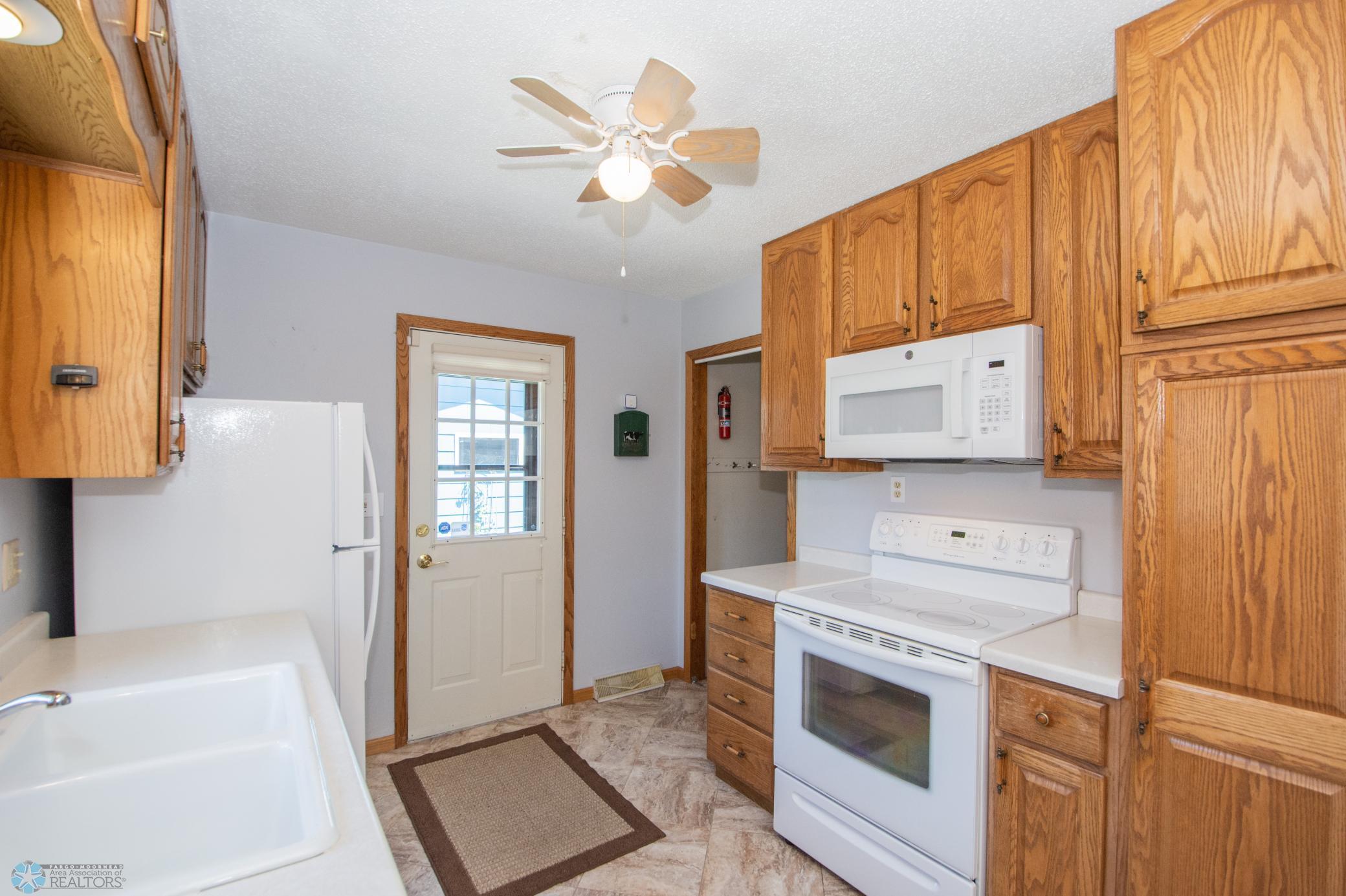 Side Door / Kitchen