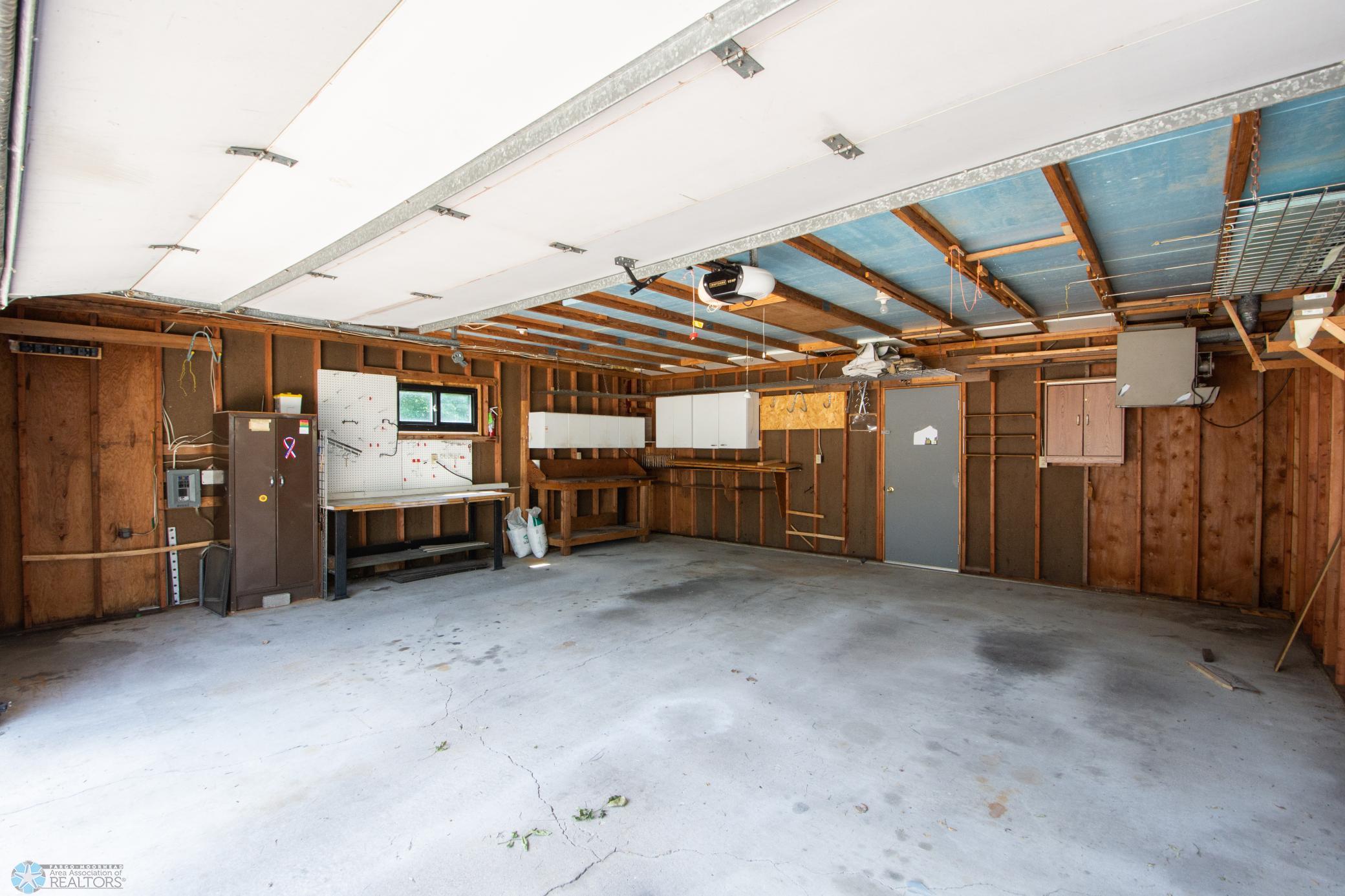 2 Stall Garage & Work Bench