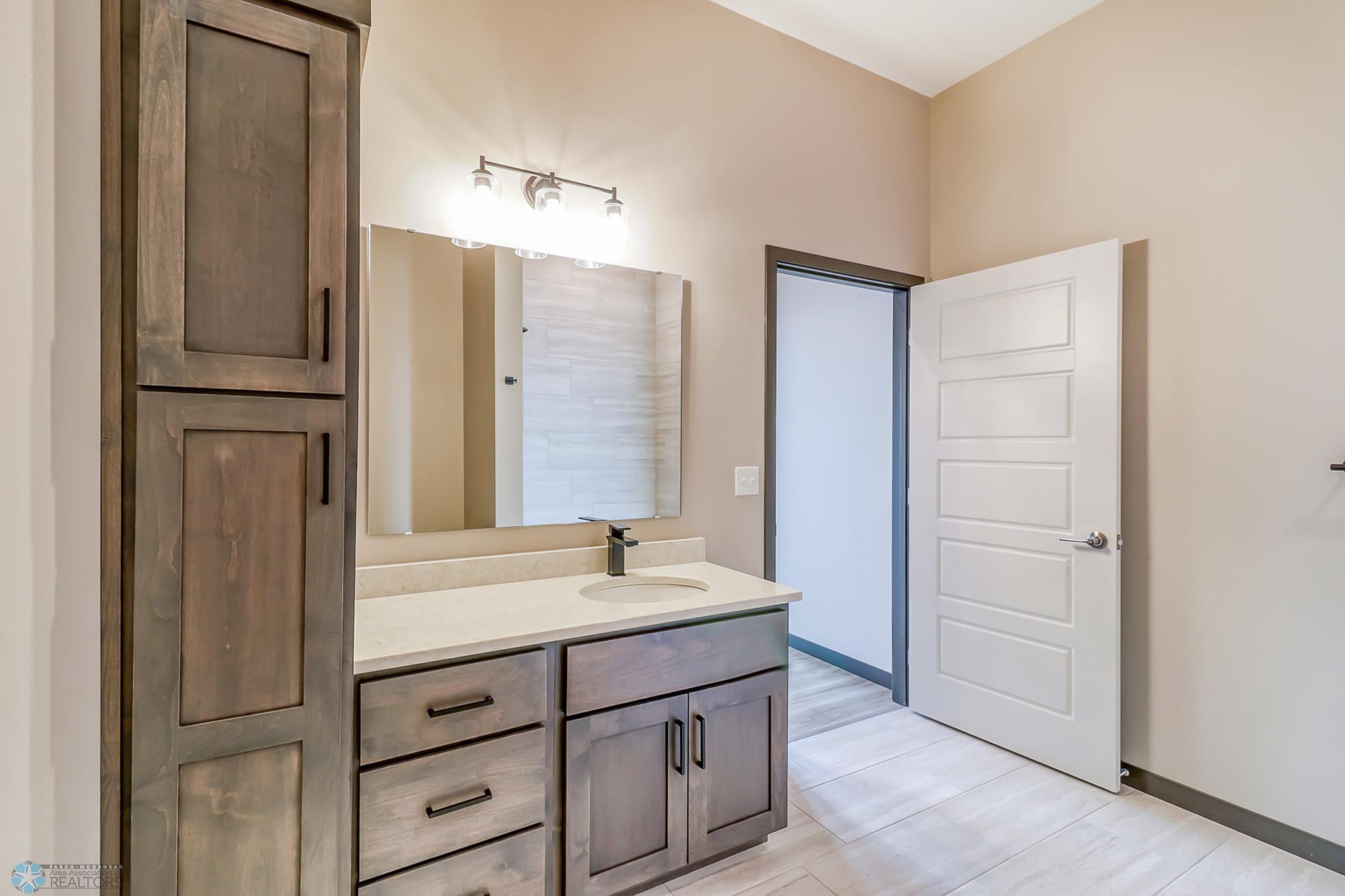 Bathroom1_2.jpg