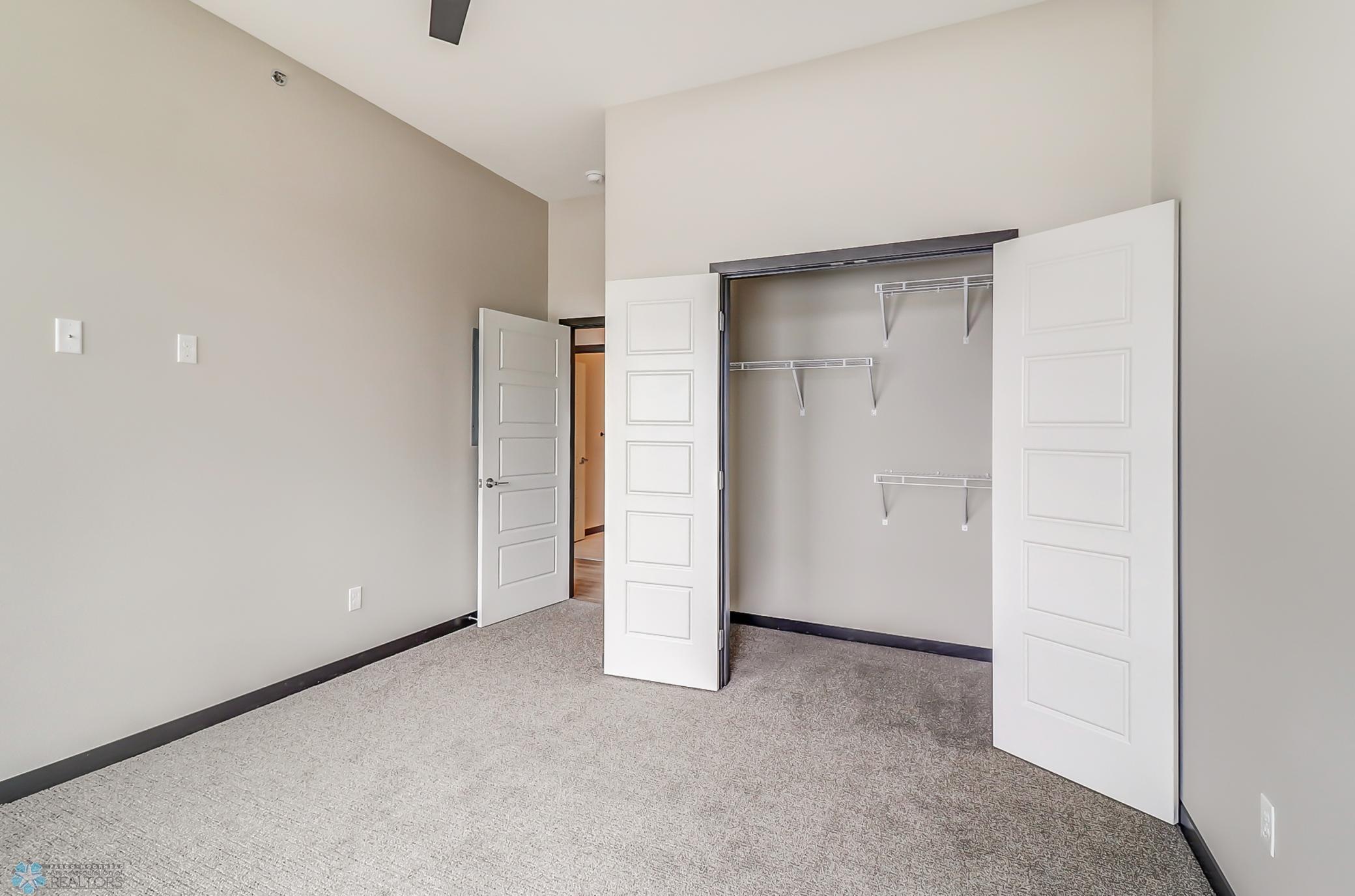Bedroom2_2.jpg