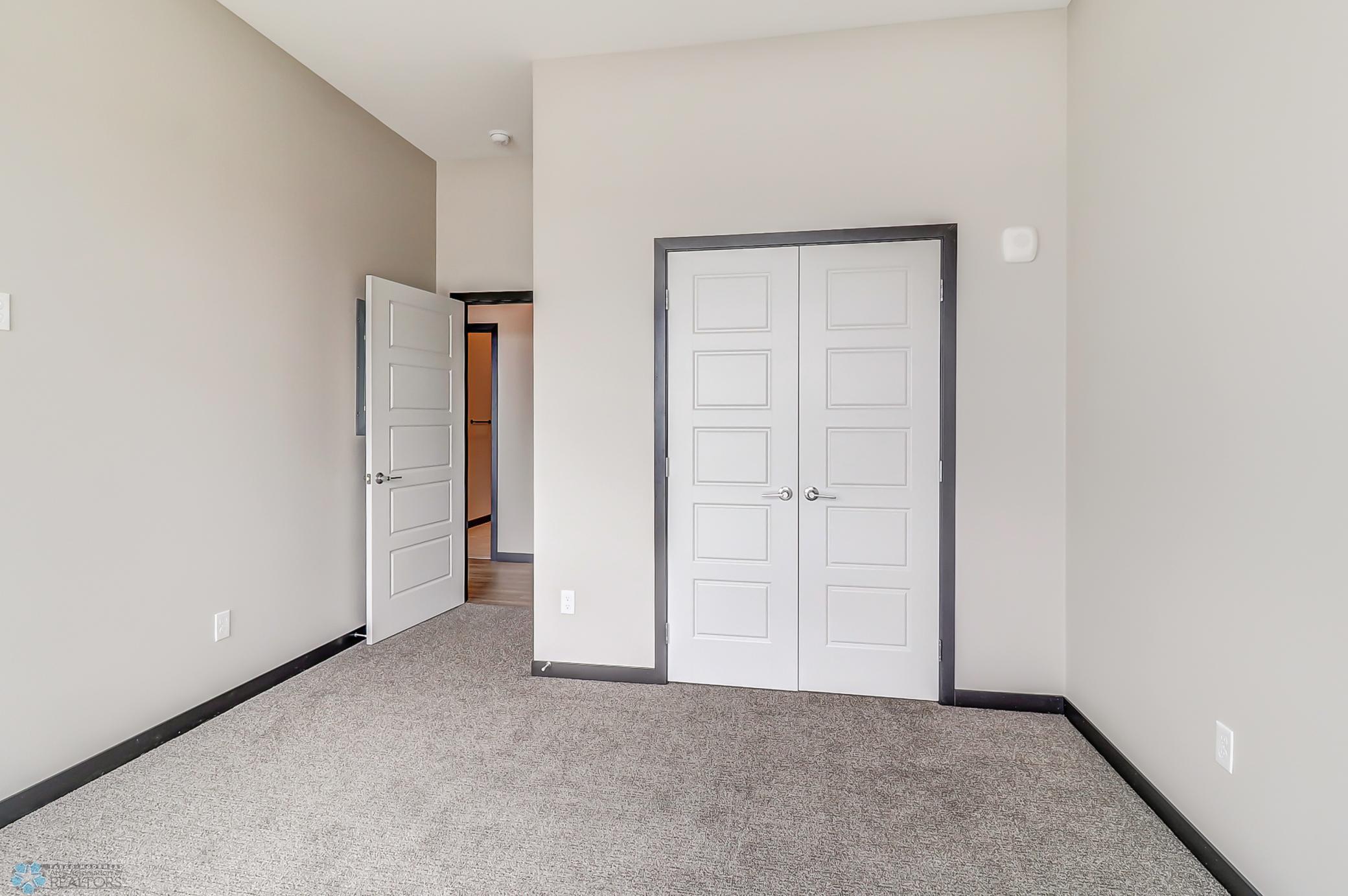 Bedroom2_1.jpg