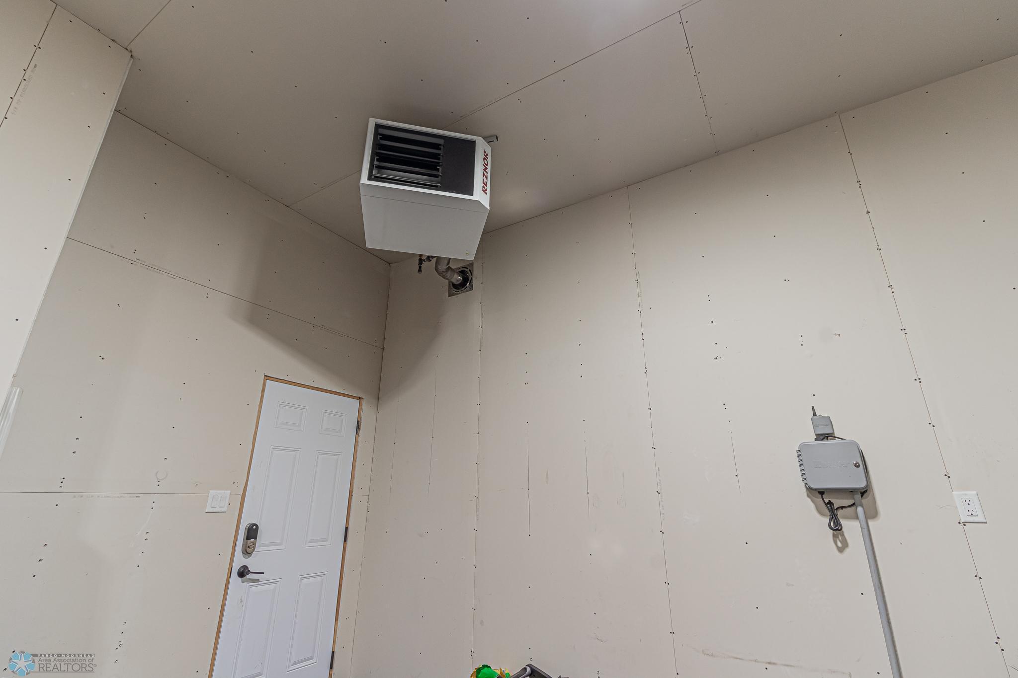 Heated Garage!