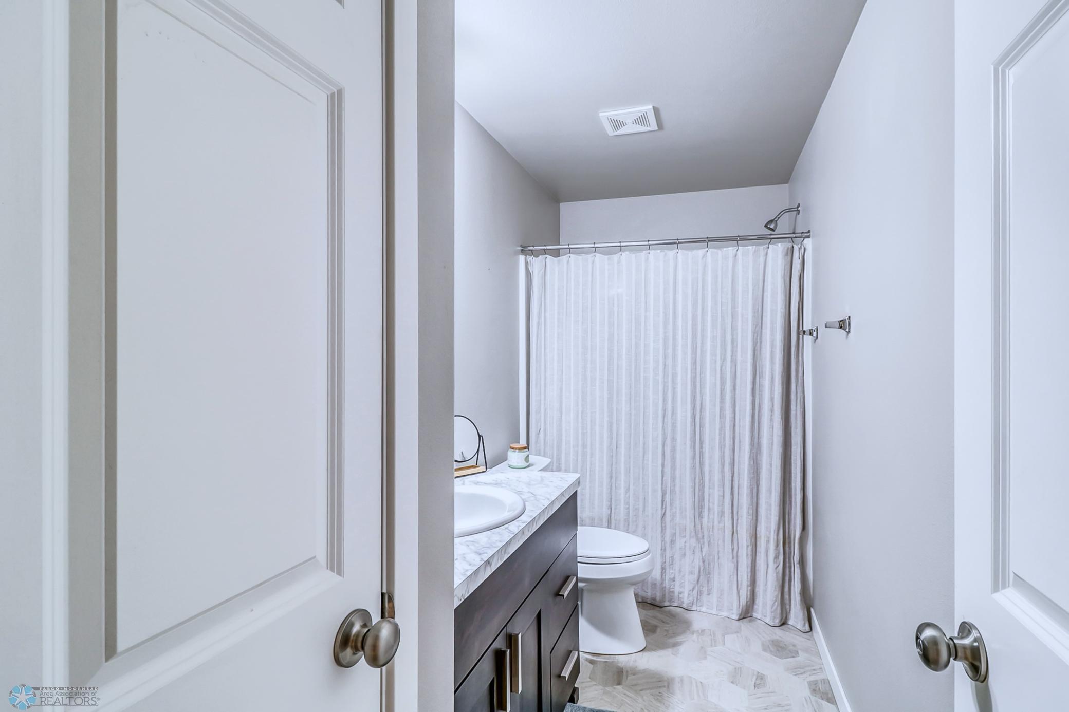 Basement Full Bathroom1_0.jpg