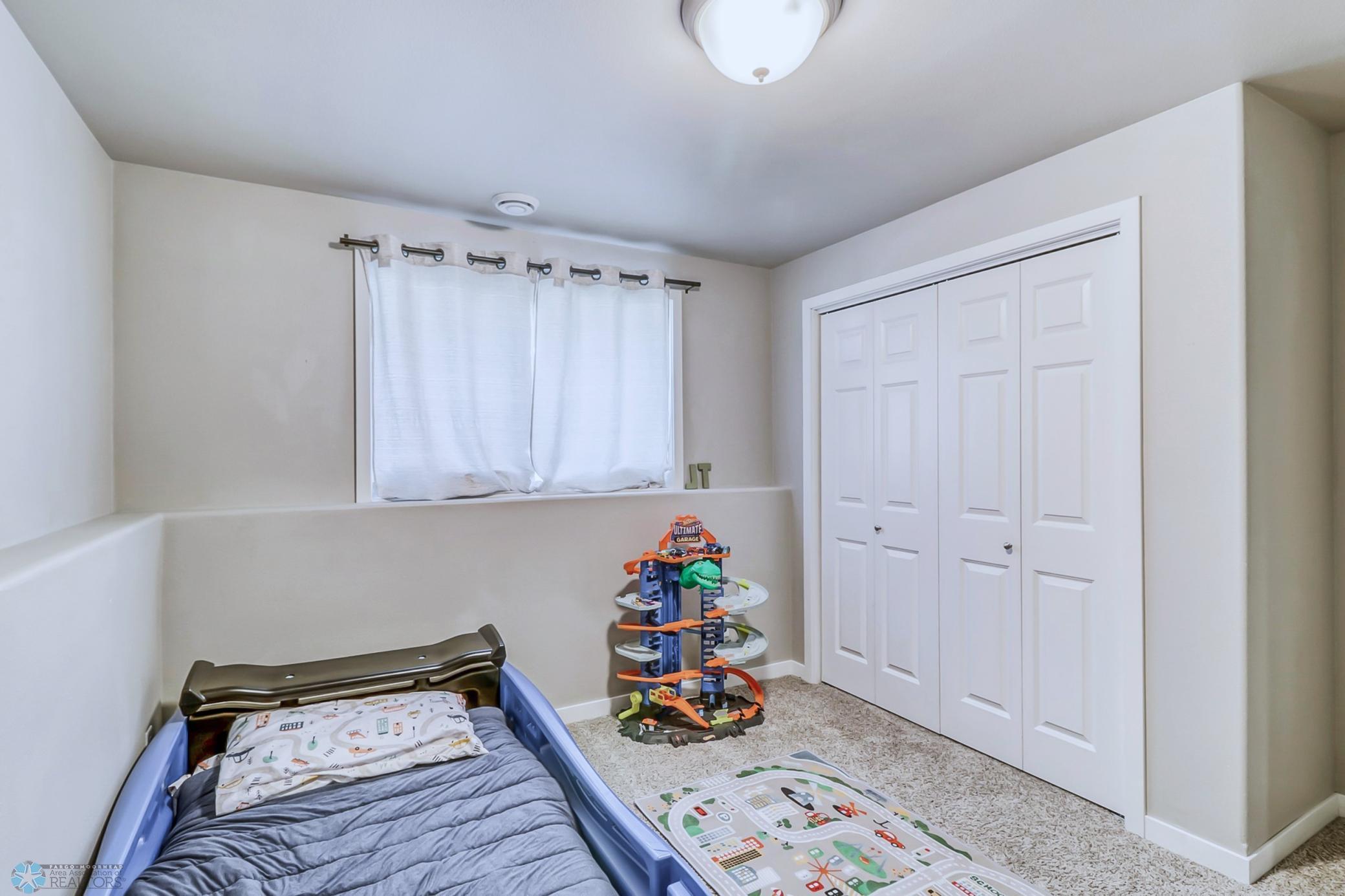 Basement Bedroom2_2.jpg
