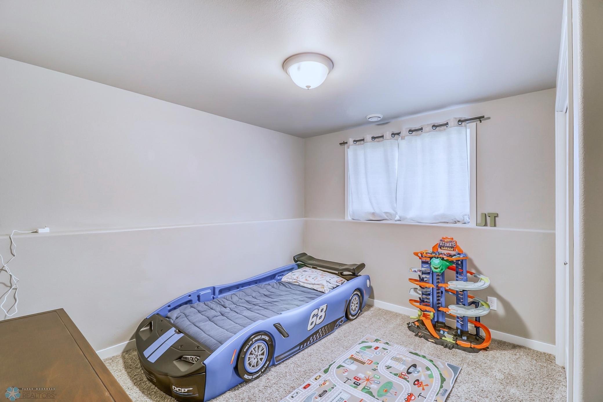 Basement Bedroom2_1.jpg