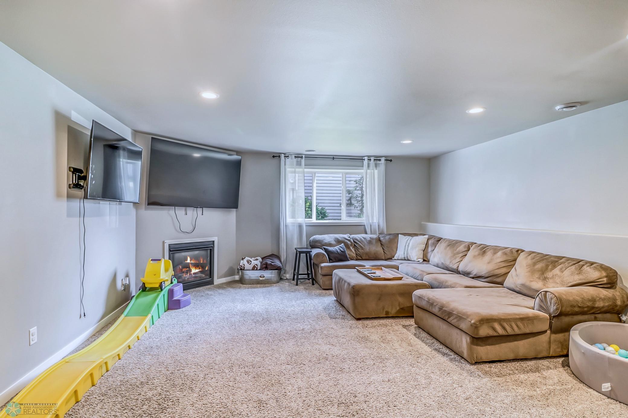 Basement Family Rm 1_0.jpg