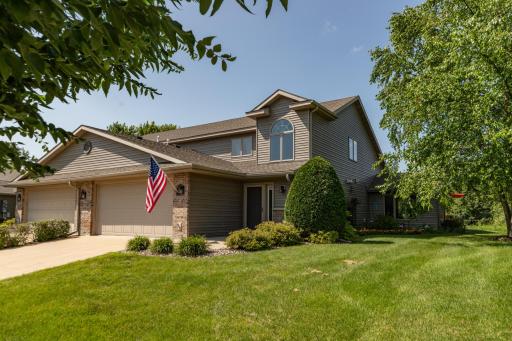 650 Southern Woods Circle SW, Rochester, MN 55902