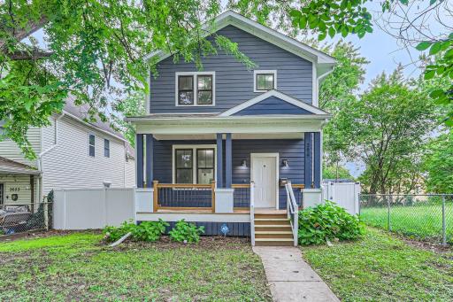 2627 dupont ave n - Web Quality - 001 - 01 Exterior Front.jpg