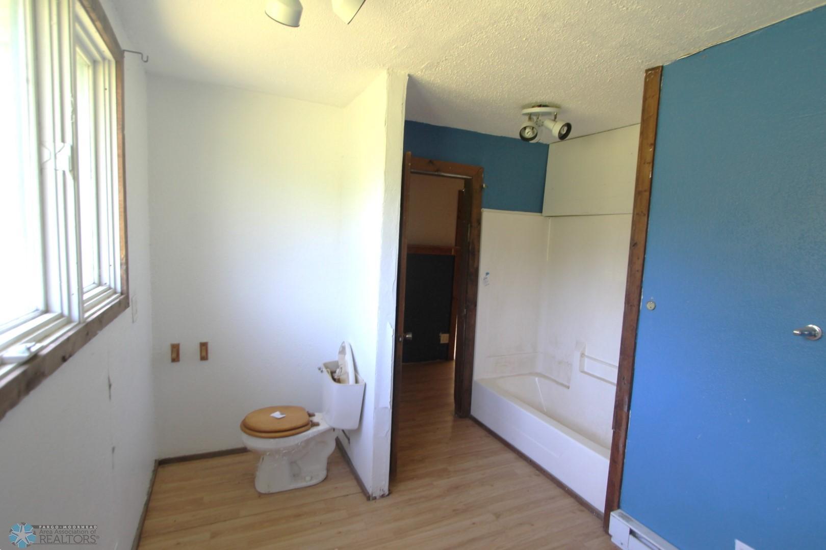 1 K BATHROOM VIEW B.JPG