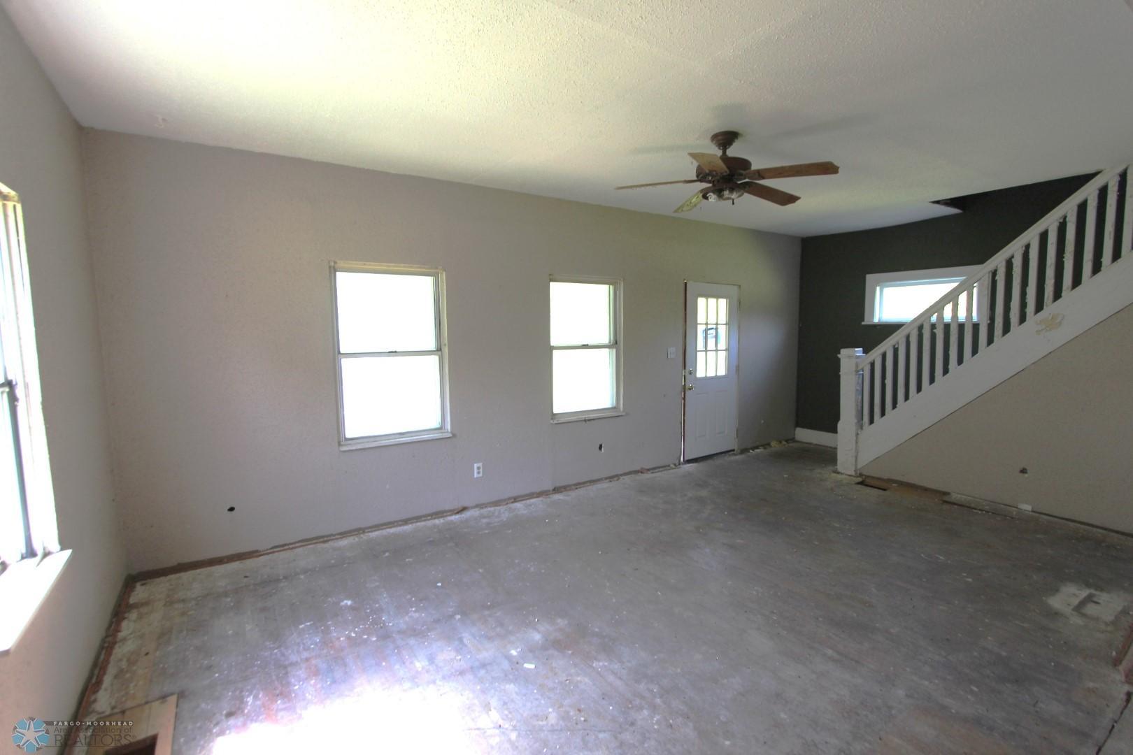 1 I LIVING ROOM VIEW B.JPG