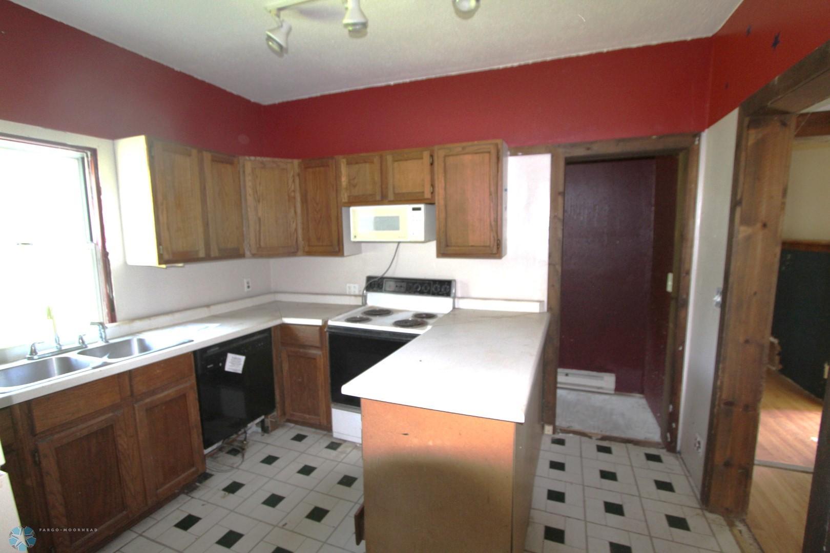 1 F KITCHEN VIEW B.JPG