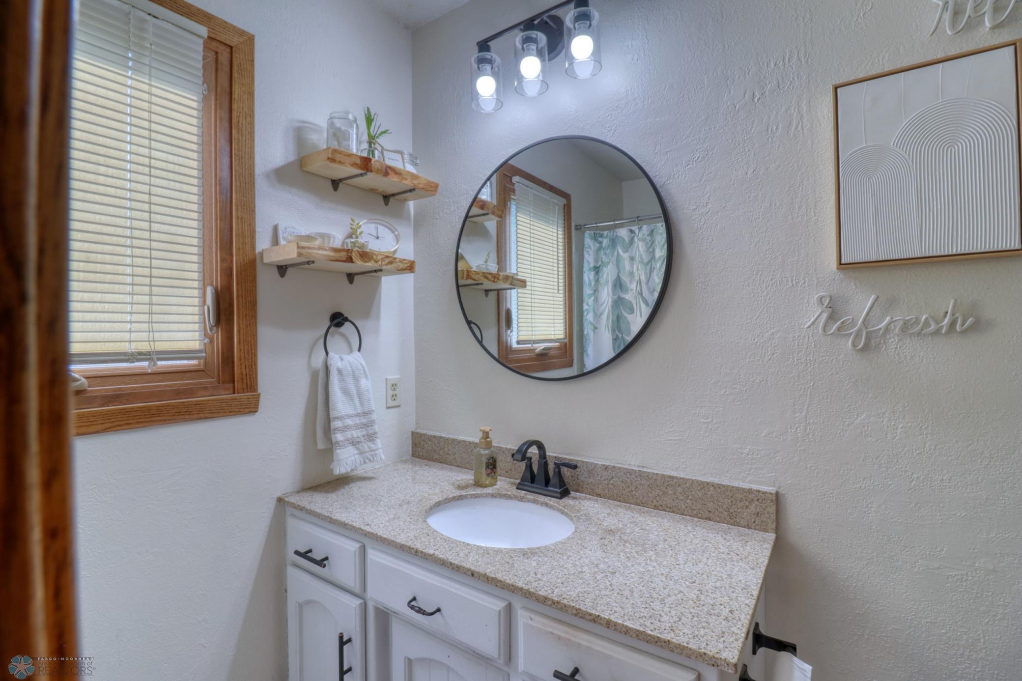 Bathroom1_2.jpg