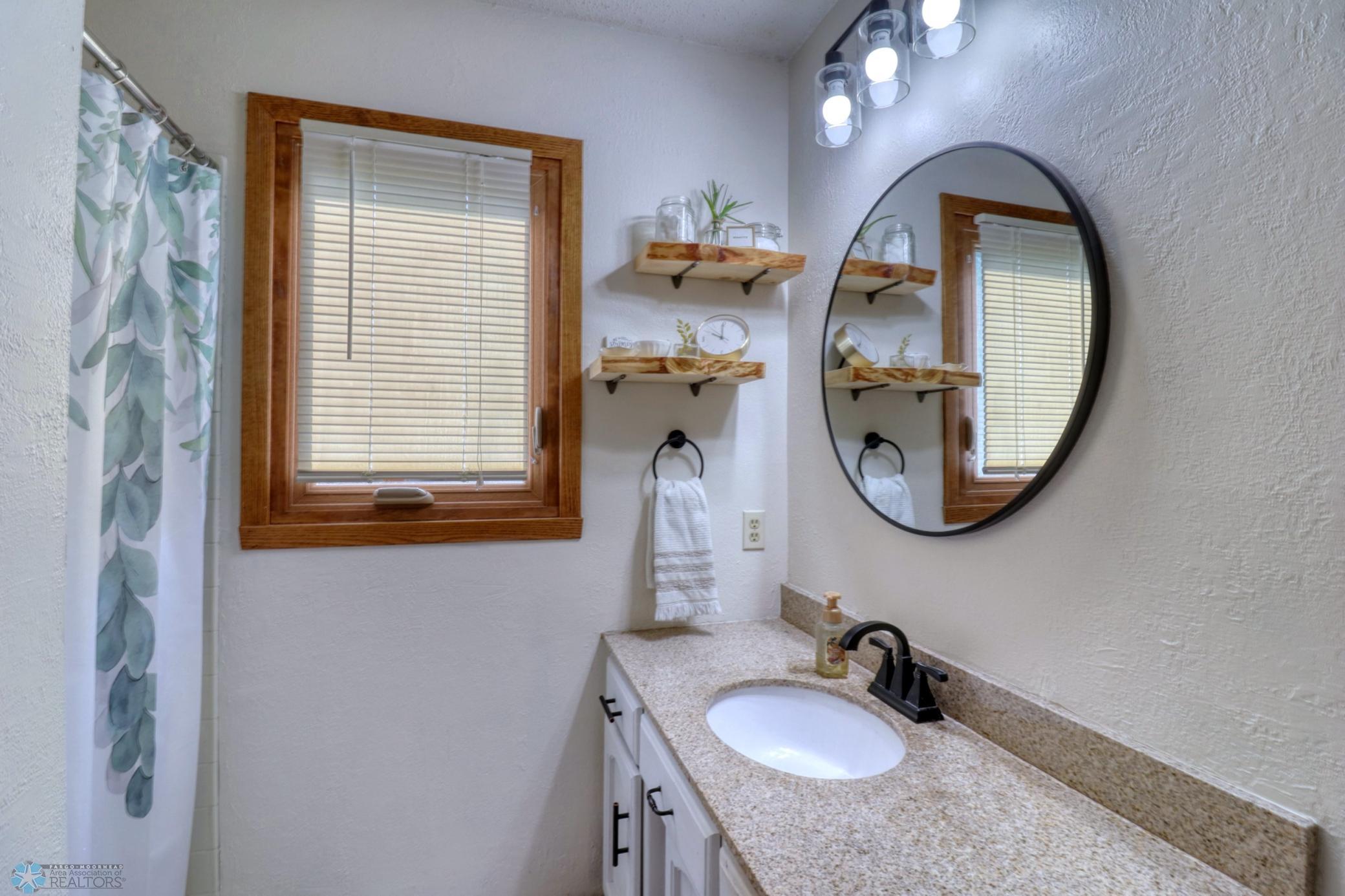 Bathroom1_1.jpg
