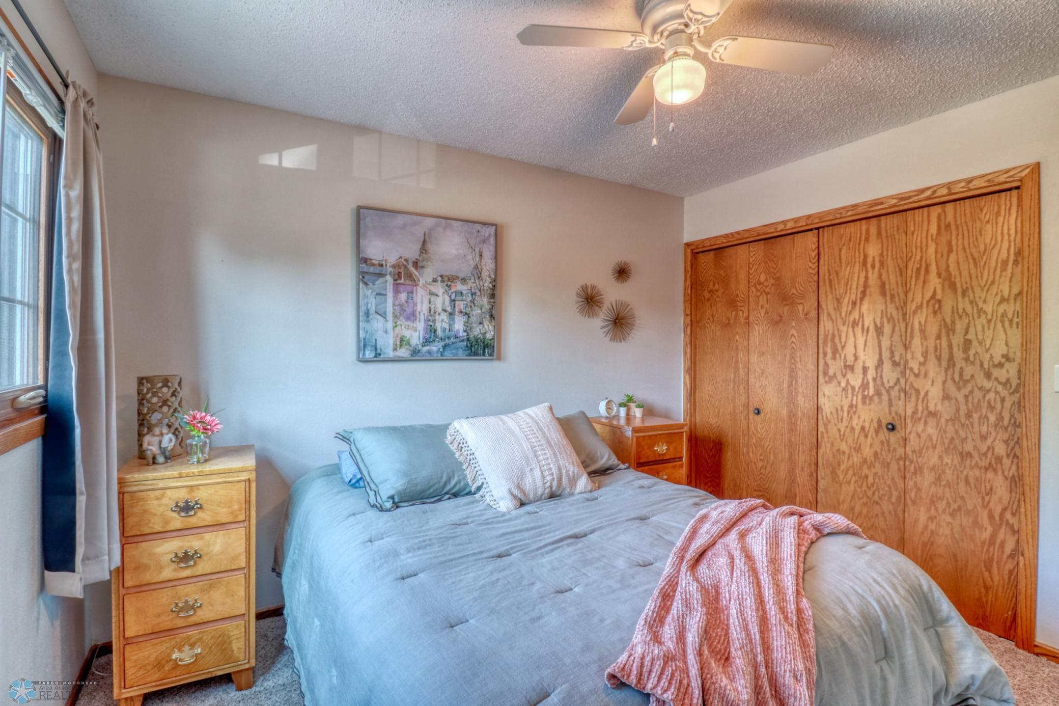 Bedroom1_2.jpg