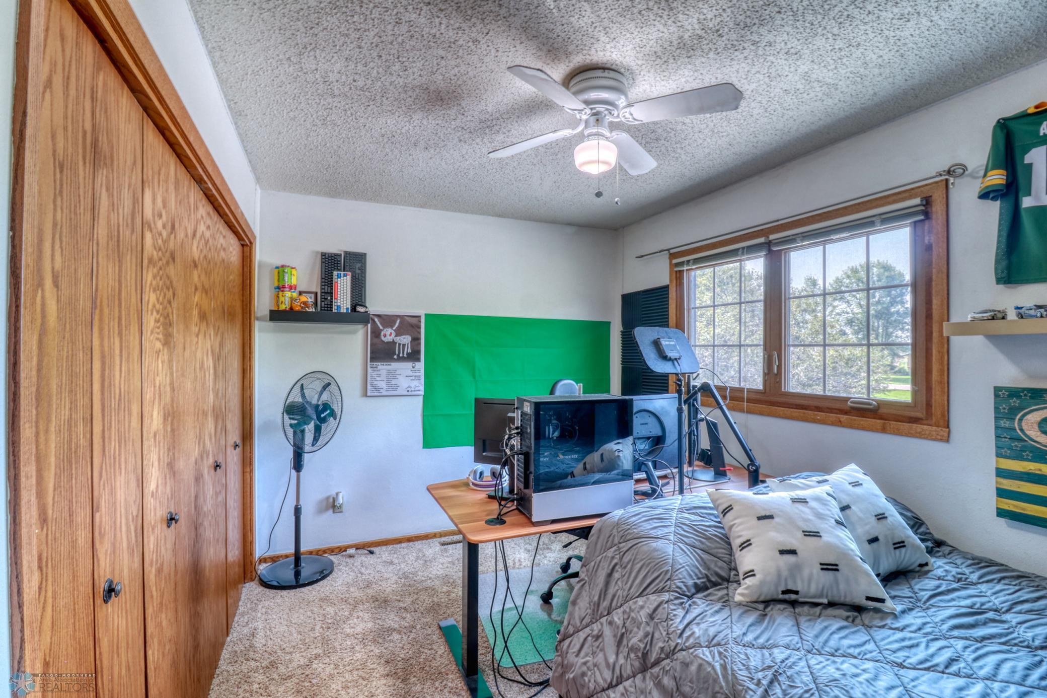 Bedroom2_2.jpg