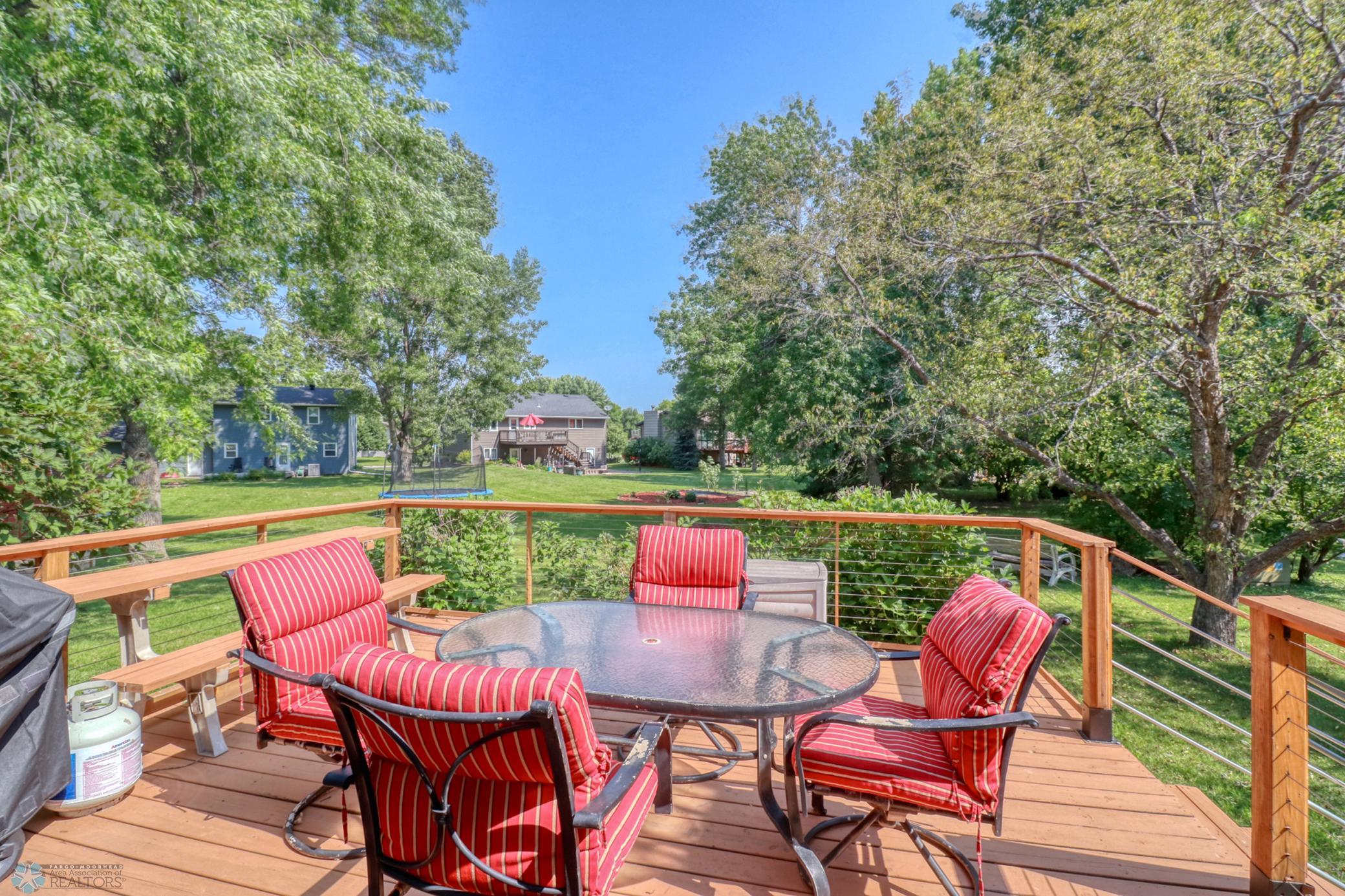 Backyard_deck1_2.jpg