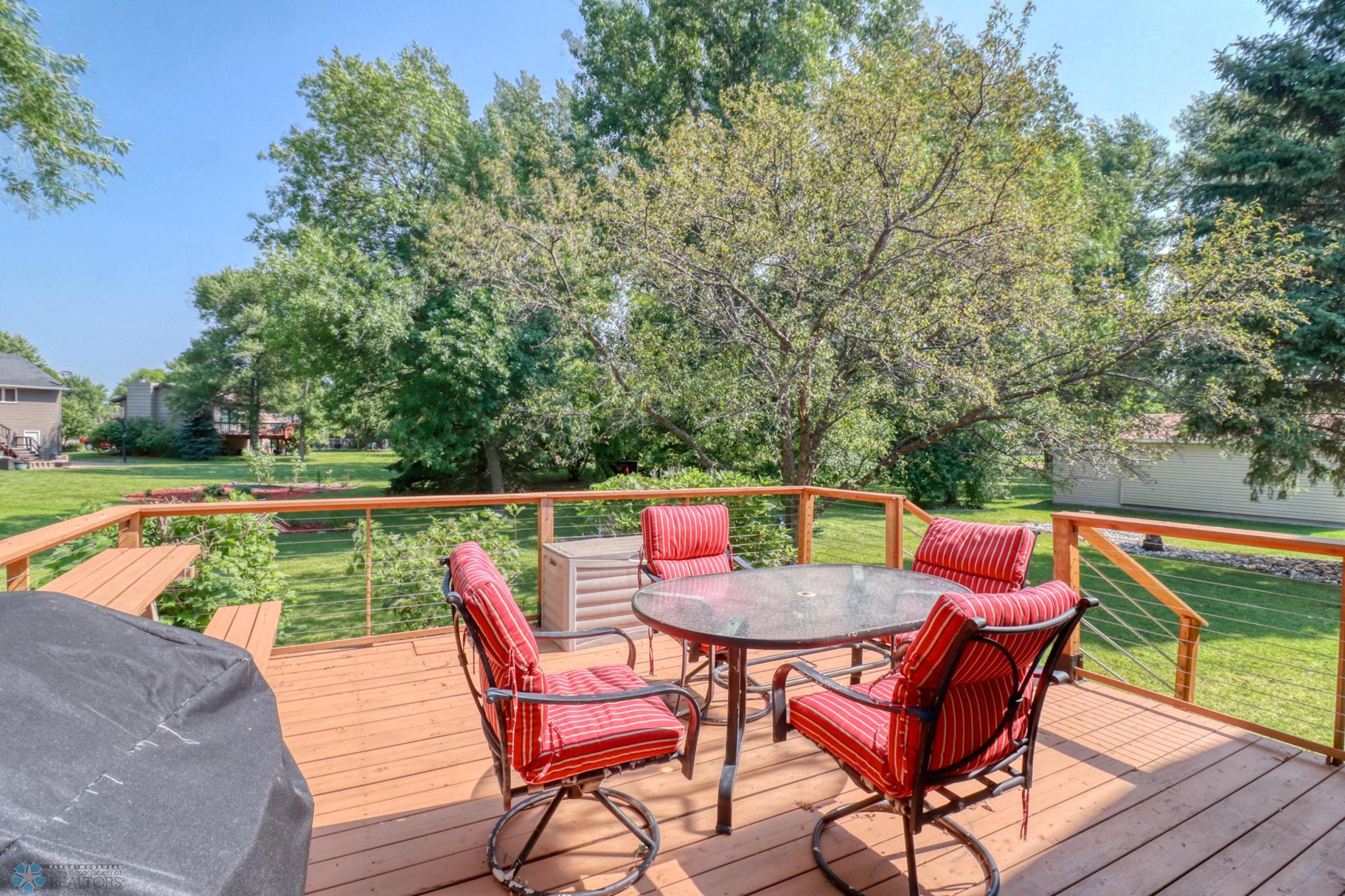 Backyard_deck1_3.jpg