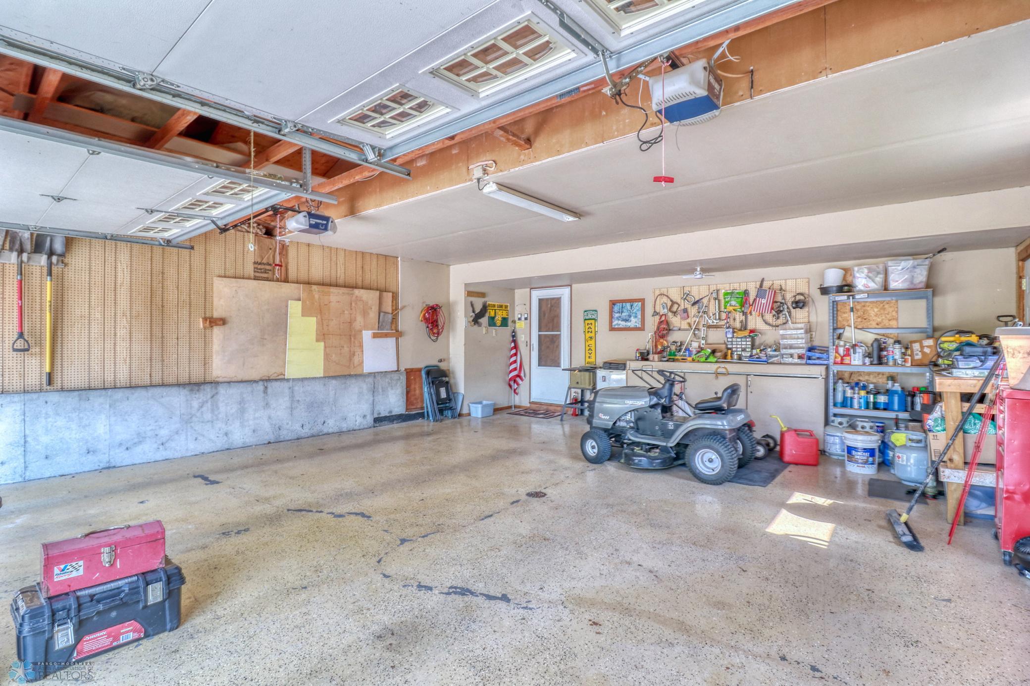 Garage1_1.jpg