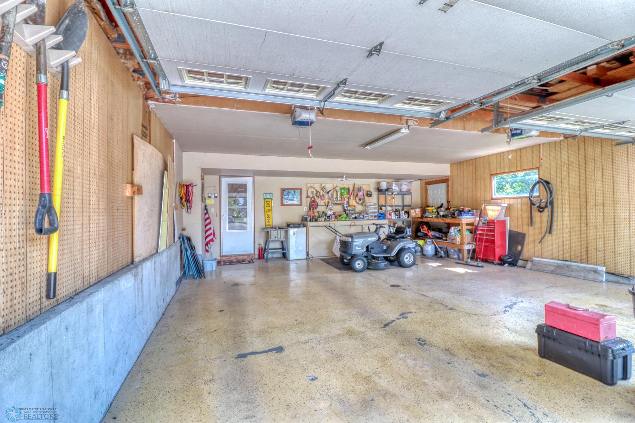 Garage1_2.jpg