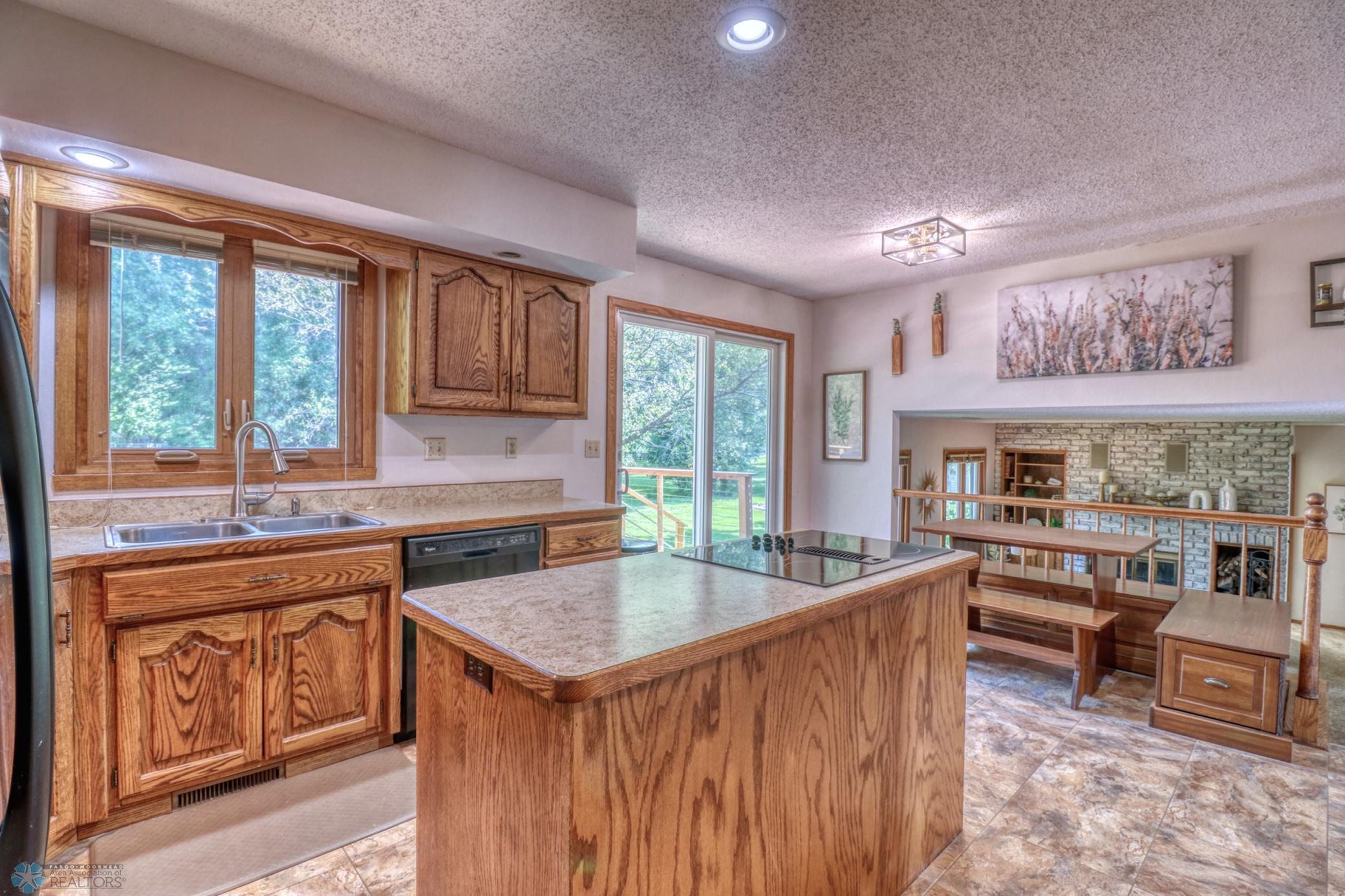 Kitchen1_2.jpg