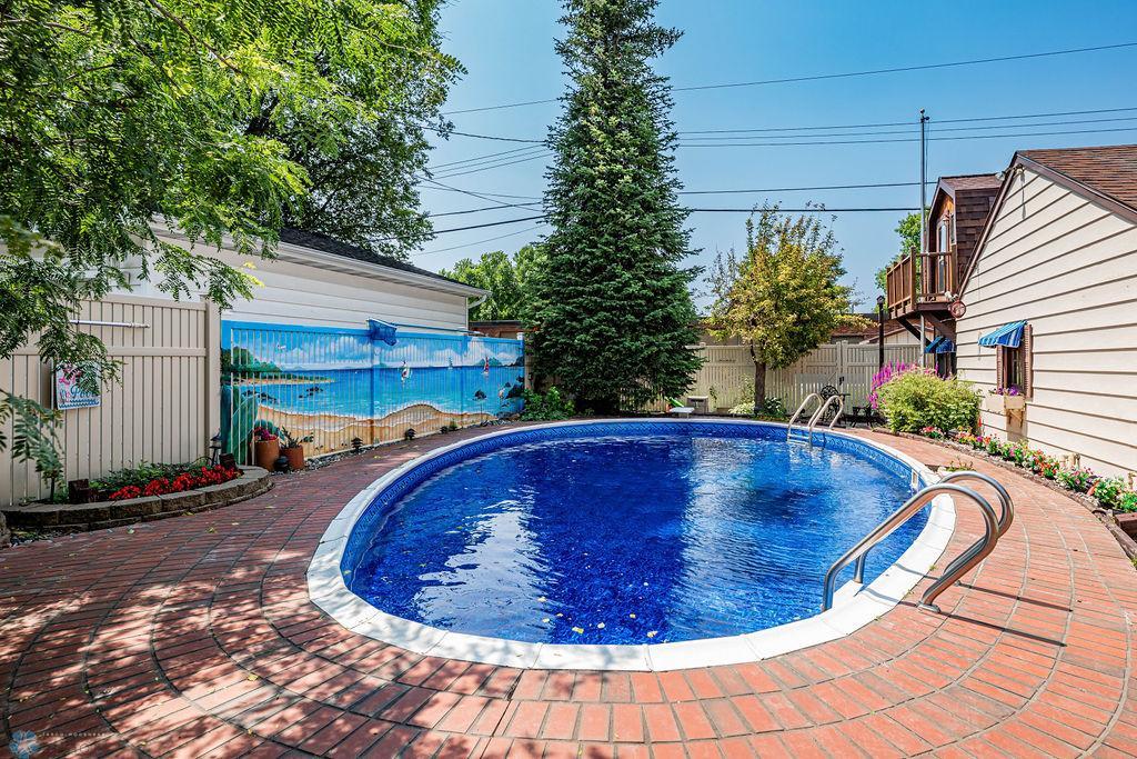 Pool Looking West/New Liner/Heated