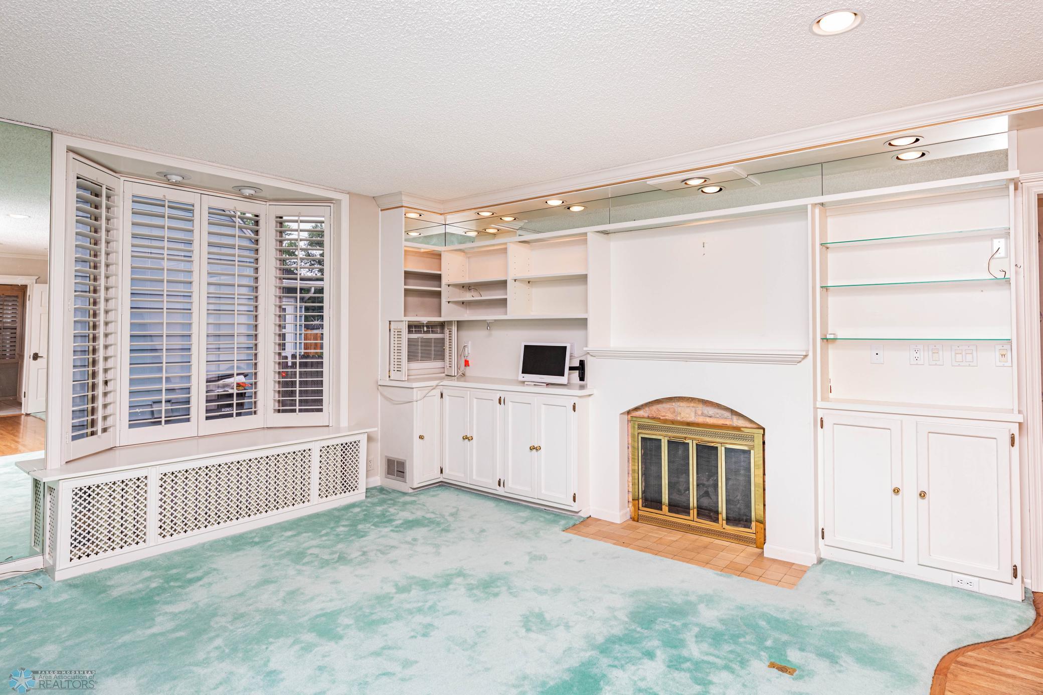 Living Room Gas Fireplace